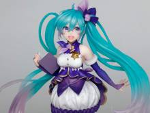 FIGURINE HATSUNE 3RD SEASON WINTER